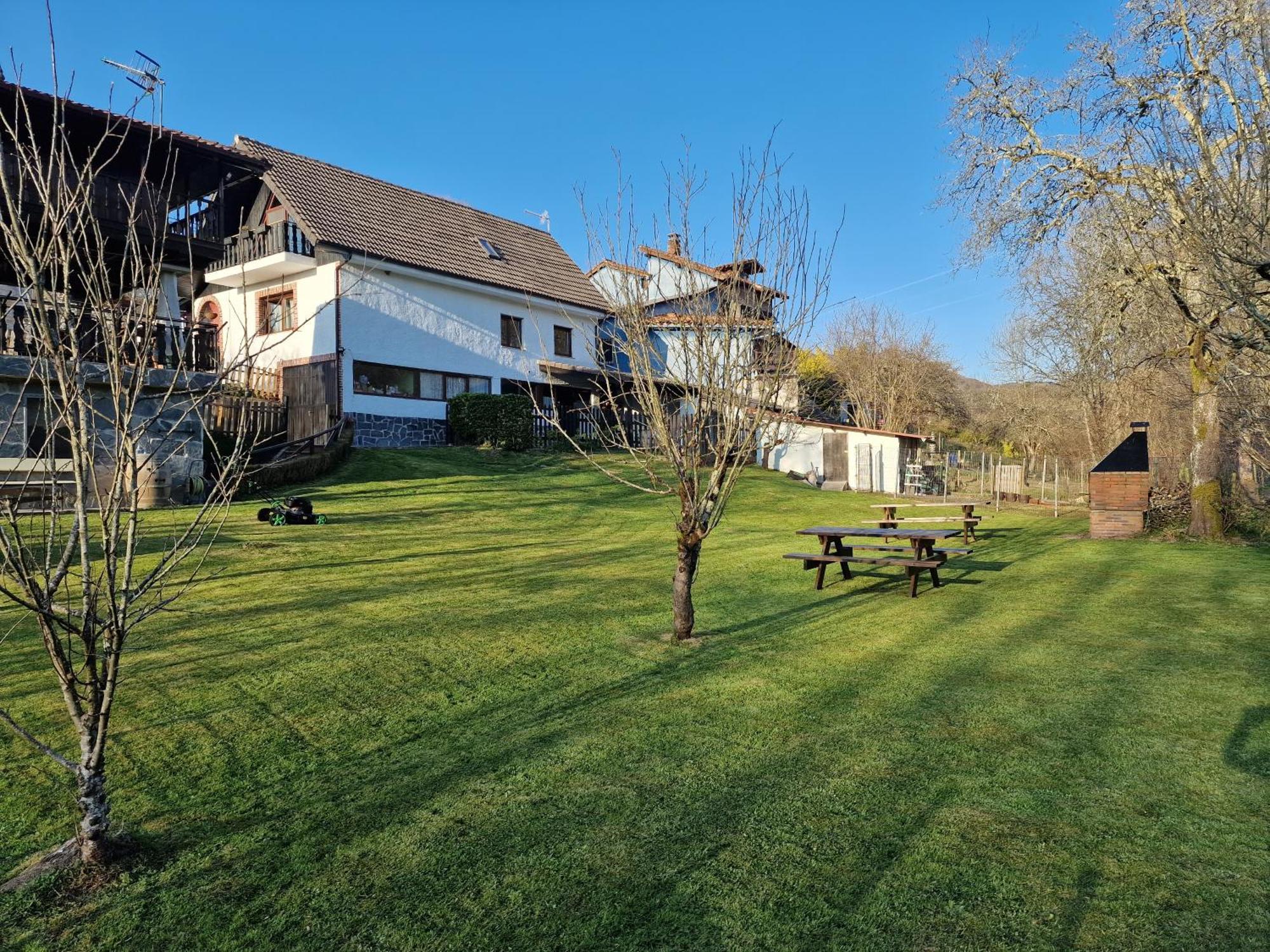 Alojamiento Con Jardin Y Barbacoa Onís Pokoj fotografie